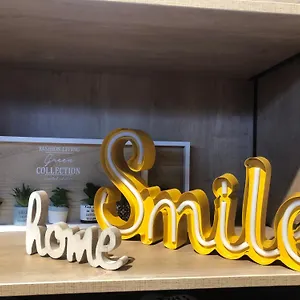 smiles-home.sicilyhotelsitaly.net/